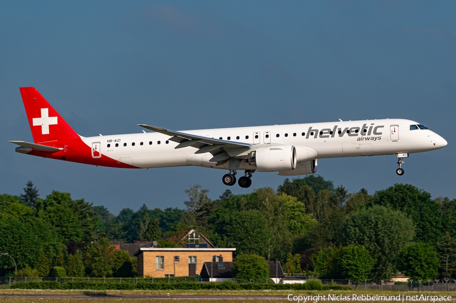 Helvetic Airways Embraer ERJ-195E2 (ERJ-190-400STD) (HB-AZI) | Photo 625275