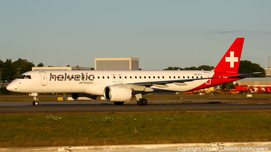 Helvetic Airways Embraer ERJ-195E2 (ERJ-190-400STD) (HB-AZJ) | Photo 524105