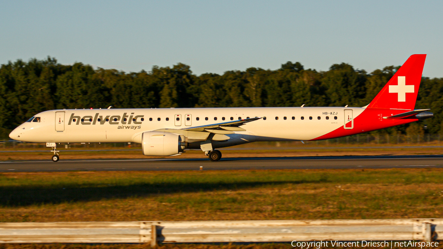 Helvetic Airways Embraer ERJ-195E2 (ERJ-190-400STD) (HB-AZJ) | Photo 524106