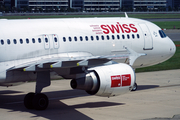 Swiss International Airlines Airbus A320-214 (HB-IJB) at  London - Heathrow, United Kingdom