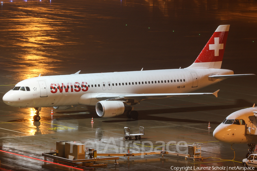 Swiss International Airlines Airbus A320-214 (HB-IJB) | Photo 66881