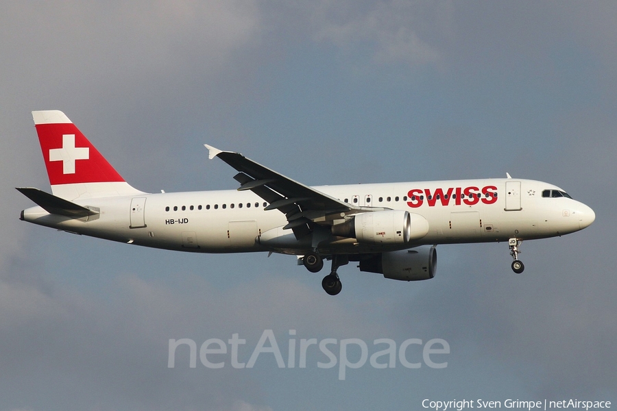 Swiss International Airlines Airbus A320-214 (HB-IJD) | Photo 181278