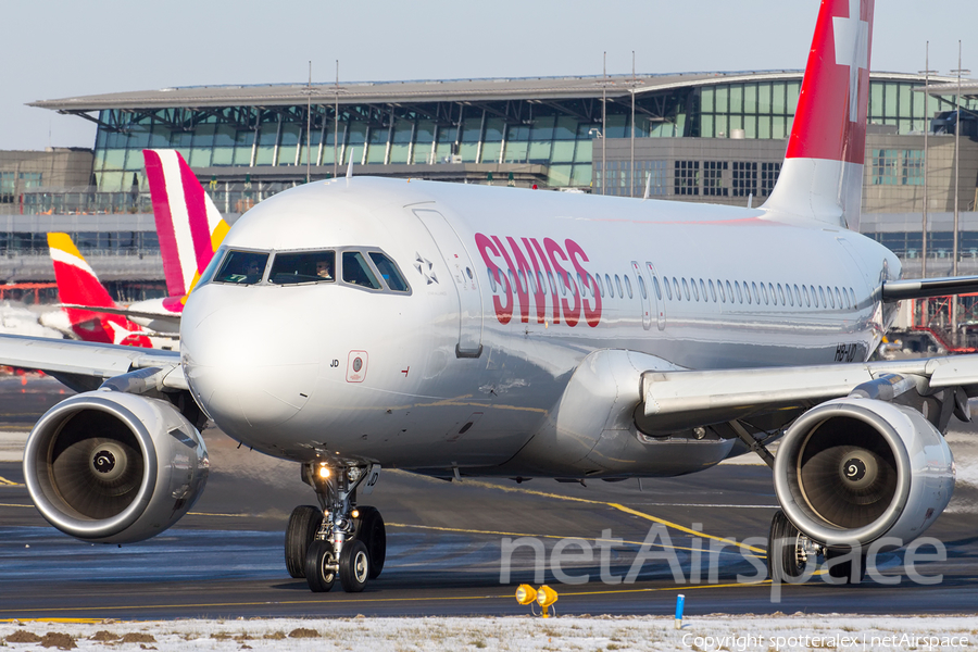 Swiss International Airlines Airbus A320-214 (HB-IJD) | Photo 224776