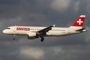 Swiss International Airlines Airbus A320-214 (HB-IJF) at  Hamburg - Fuhlsbuettel (Helmut Schmidt), Germany
