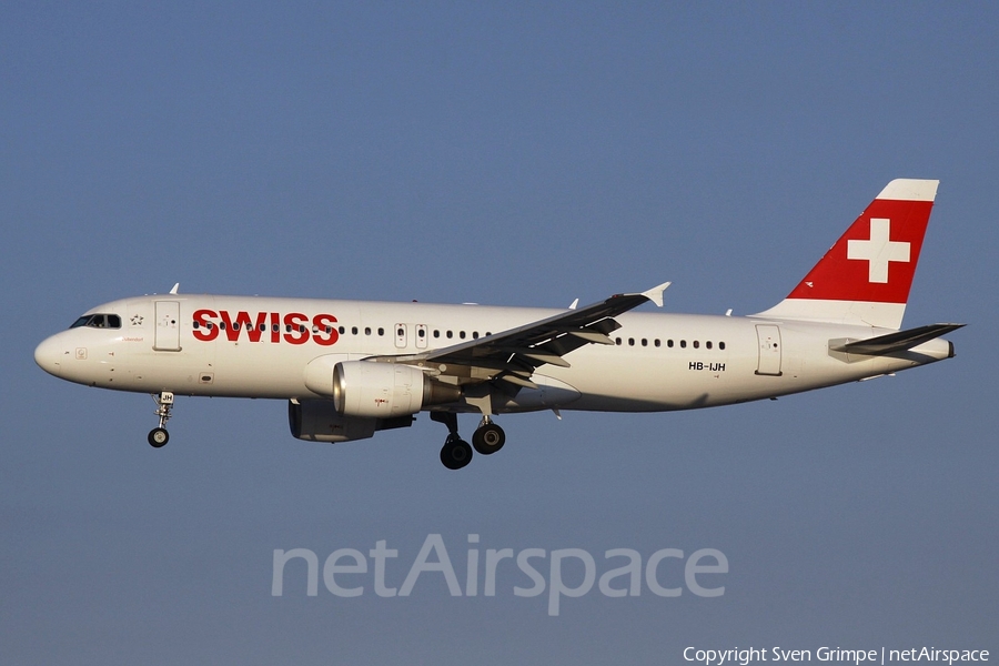 Swiss International Airlines Airbus A320-214 (HB-IJH) | Photo 125068