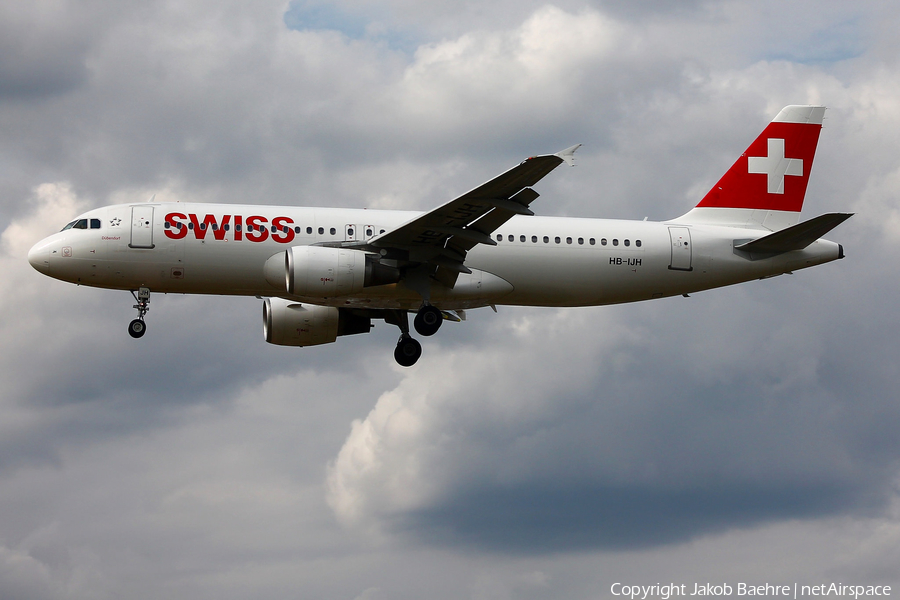 Swiss International Airlines Airbus A320-214 (HB-IJH) | Photo 187522