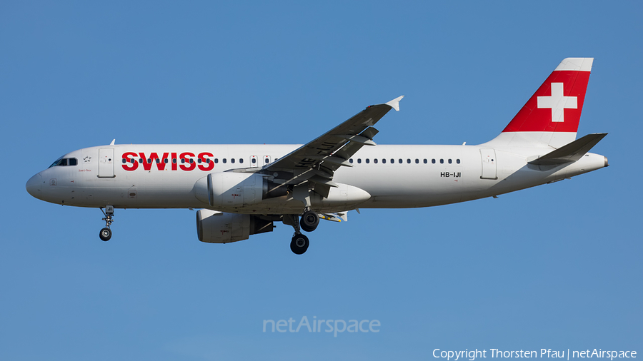 Swiss International Airlines Airbus A320-214 (HB-IJI) | Photo 238658