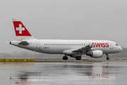 Swiss International Airlines Airbus A320-214 (HB-IJI) at  Hamburg - Fuhlsbuettel (Helmut Schmidt), Germany