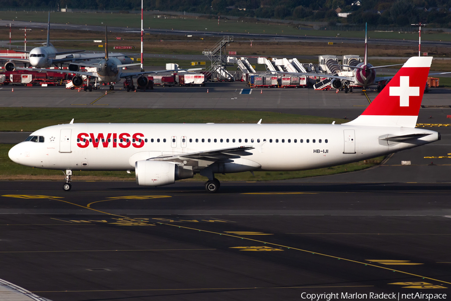 Swiss International Airlines Airbus A320-214 (HB-IJI) | Photo 403215
