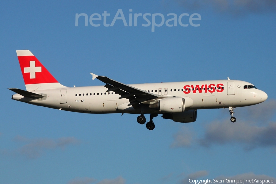 Swiss International Airlines Airbus A320-214 (HB-IJI) | Photo 517245