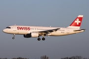 Swiss International Airlines Airbus A320-214 (HB-IJJ) at  Hamburg - Fuhlsbuettel (Helmut Schmidt), Germany