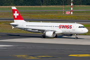 Swiss International Airlines Airbus A320-214 (HB-IJJ) at  Hamburg - Fuhlsbuettel (Helmut Schmidt), Germany