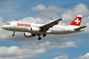 Swiss International Airlines Airbus A320-214 (HB-IJK) at  London - Heathrow, United Kingdom