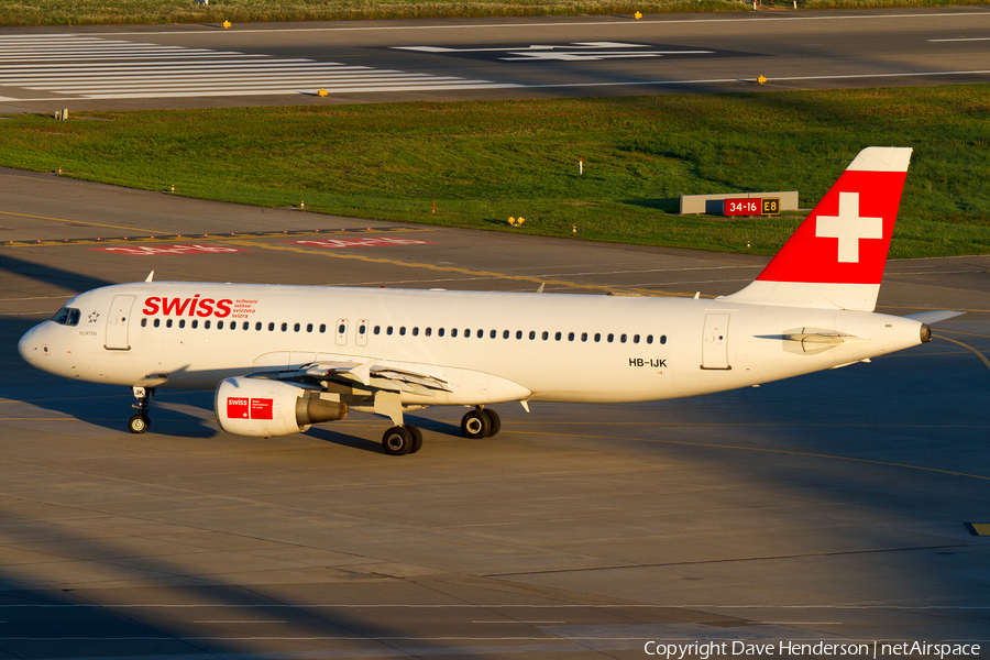 Swiss International Airlines Airbus A320-214 (HB-IJK) | Photo 11153