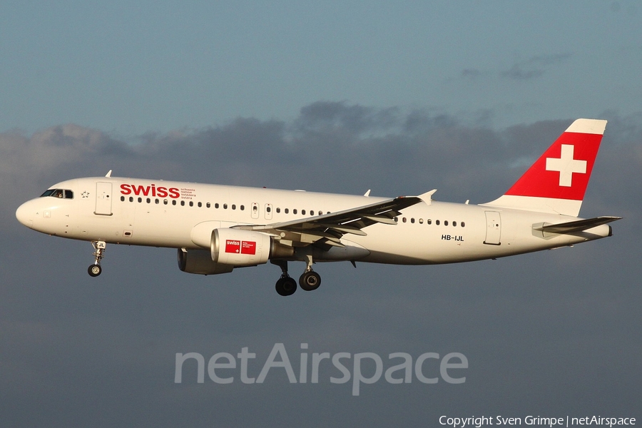 Swiss International Airlines Airbus A320-214 (HB-IJL) | Photo 17514