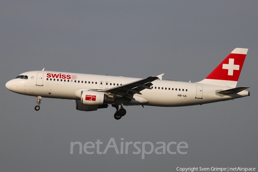 Swiss International Airlines Airbus A320-214 (HB-IJL) | Photo 441437