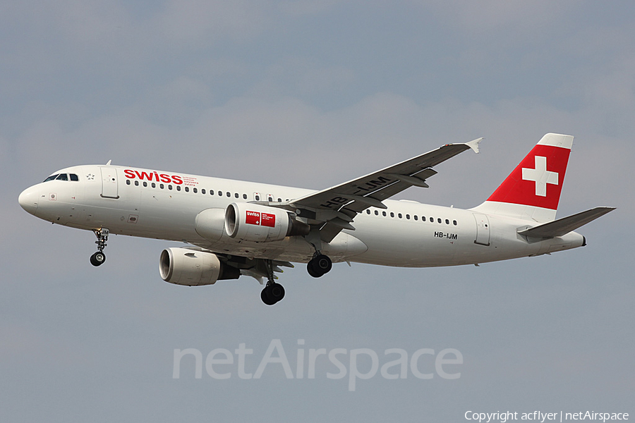 Swiss International Airlines Airbus A320-214 (HB-IJM) | Photo 392540