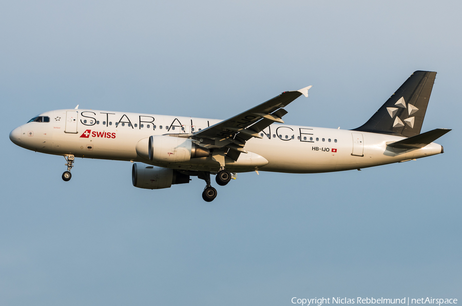 Swiss International Airlines Airbus A320-214 (HB-IJO) | Photo 342918