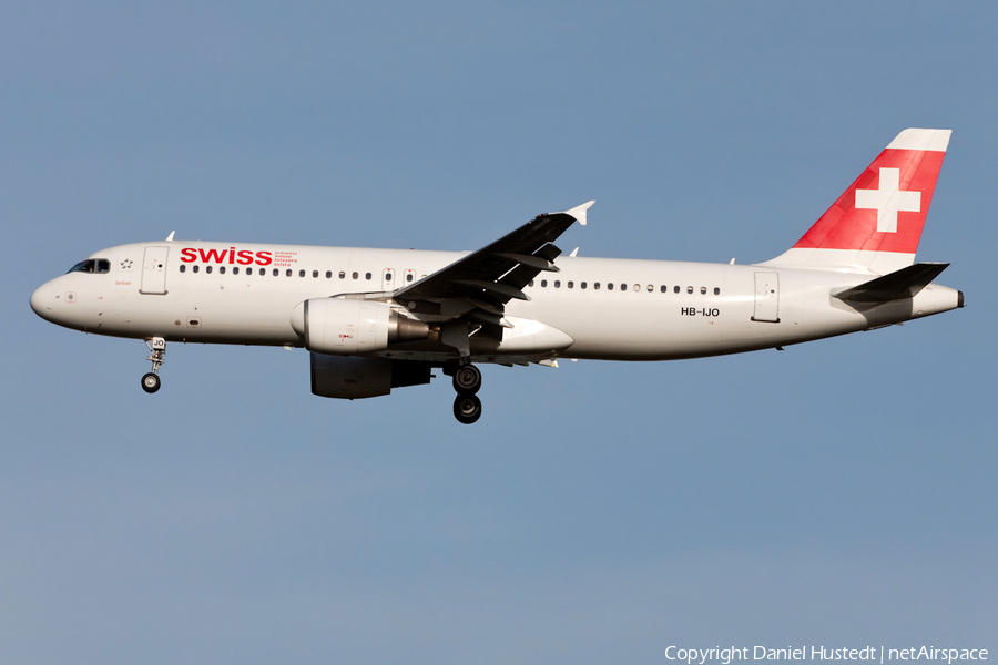 Swiss International Airlines Airbus A320-214 (HB-IJO) | Photo 656817