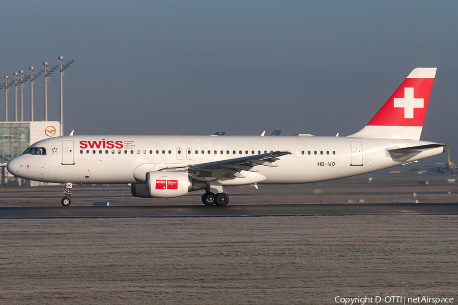 Swiss International Airlines Airbus A320-214 (HB-IJO) | Photo 192661
