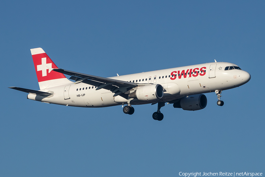 Swiss International Airlines Airbus A320-214 (HB-IJP) | Photo 283592