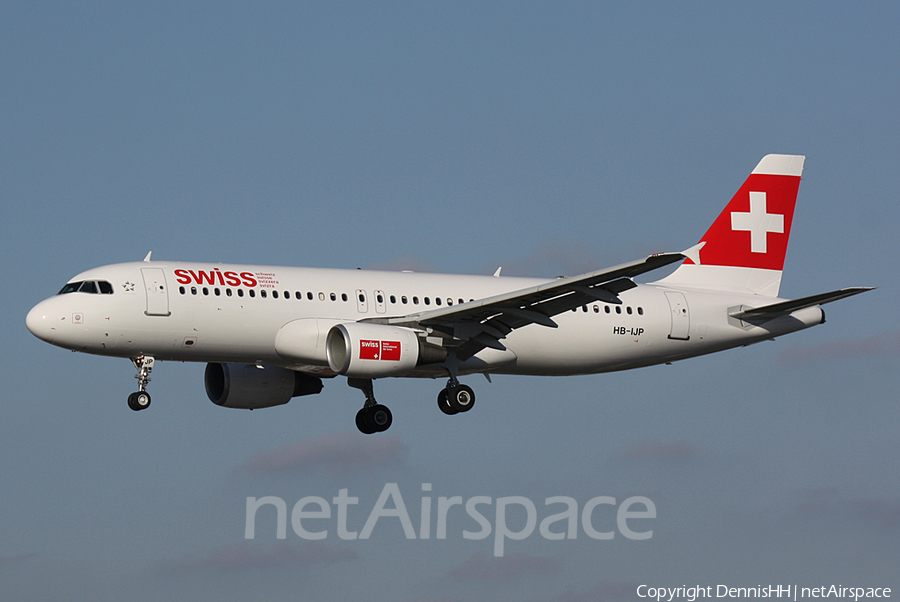 Swiss International Airlines Airbus A320-214 (HB-IJP) | Photo 401055