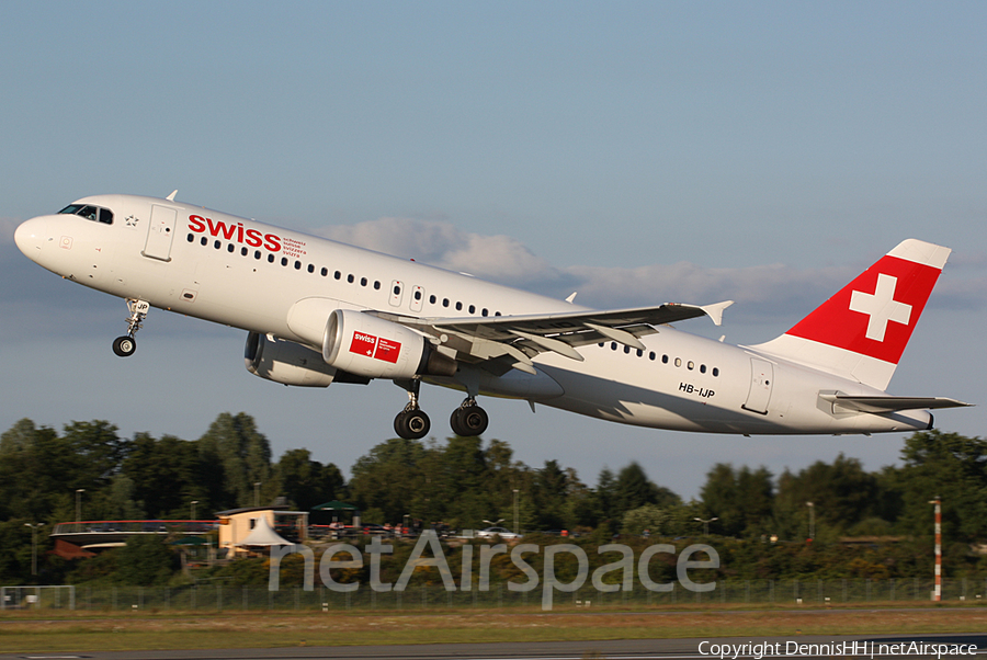 Swiss International Airlines Airbus A320-214 (HB-IJP) | Photo 404568