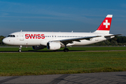 Swiss International Airlines Airbus A320-214 (HB-IJP) at  Hamburg - Fuhlsbuettel (Helmut Schmidt), Germany