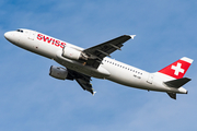Swiss International Airlines Airbus A320-214 (HB-IJR) at  Hamburg - Fuhlsbuettel (Helmut Schmidt), Germany