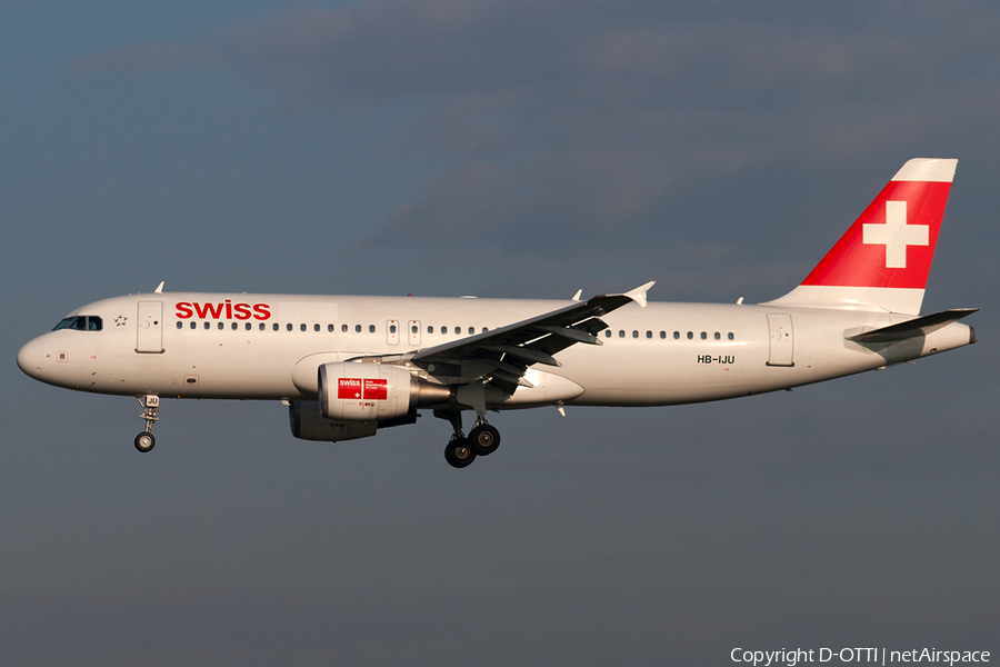 Swiss International Airlines Airbus A320-214 (HB-IJU) | Photo 195438
