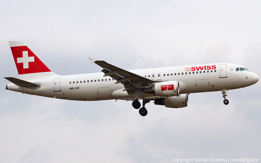 Swiss International Airlines Airbus A320-214 (HB-IJV) | Photo 757