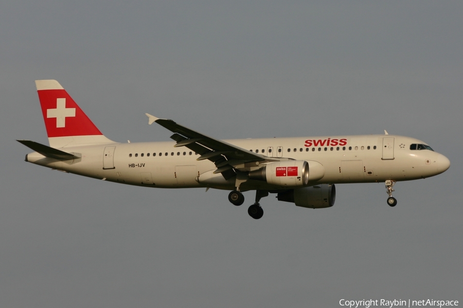 Swiss International Airlines Airbus A320-214 (HB-IJV) | Photo 559088