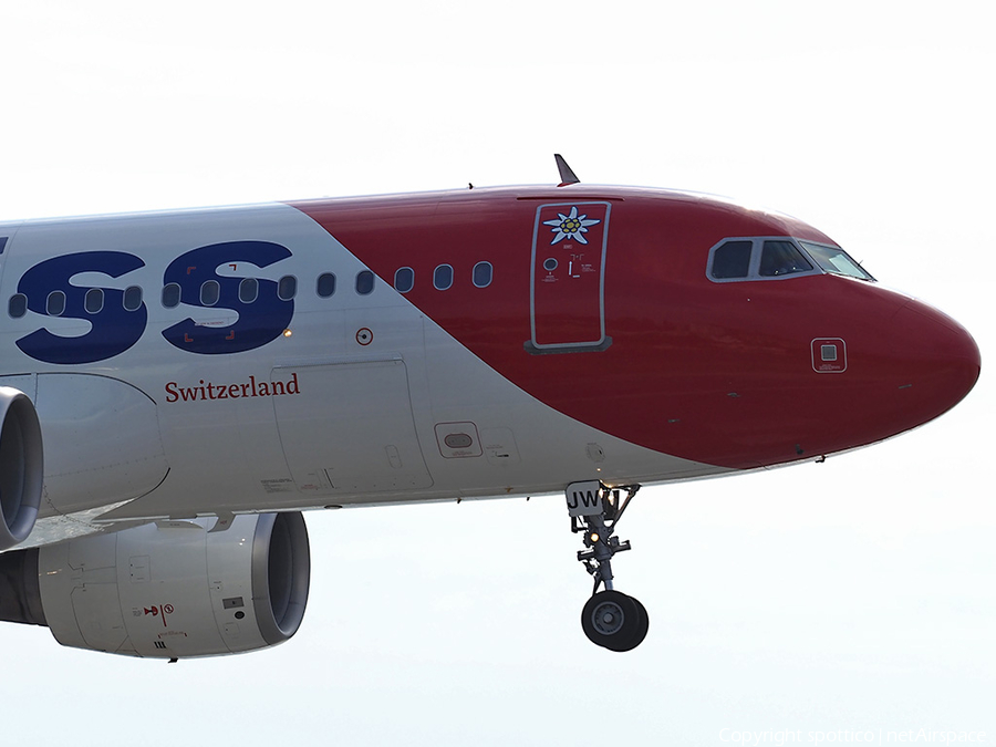 Edelweiss Air Airbus A320-214 (HB-IJW) | Photo 358769