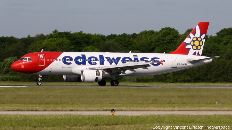 Edelweiss Air Airbus A320-214 (HB-IJW) | Photo 509430
