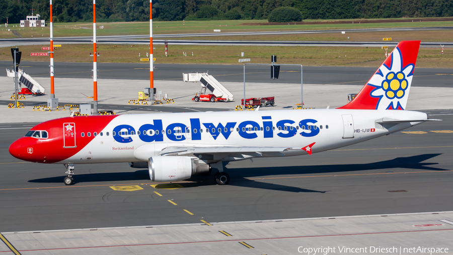 Edelweiss Air Airbus A320-214 (HB-IJW) | Photo 521445
