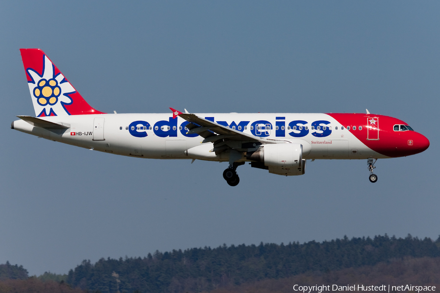 Edelweiss Air Airbus A320-214 (HB-IJW) | Photo 421045