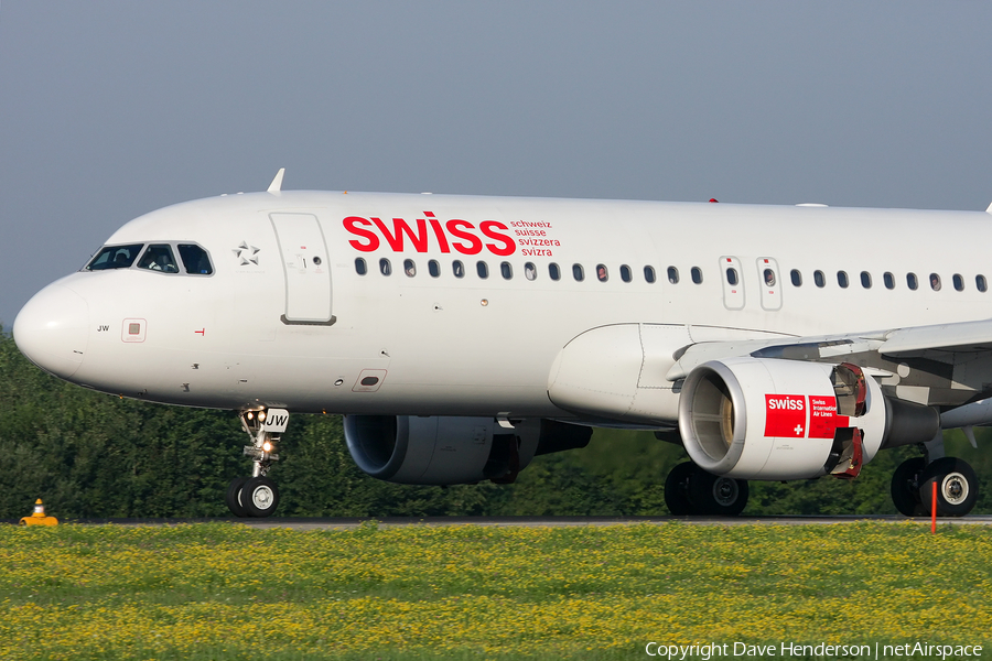 Swiss International Airlines Airbus A320-214 (HB-IJW) | Photo 211