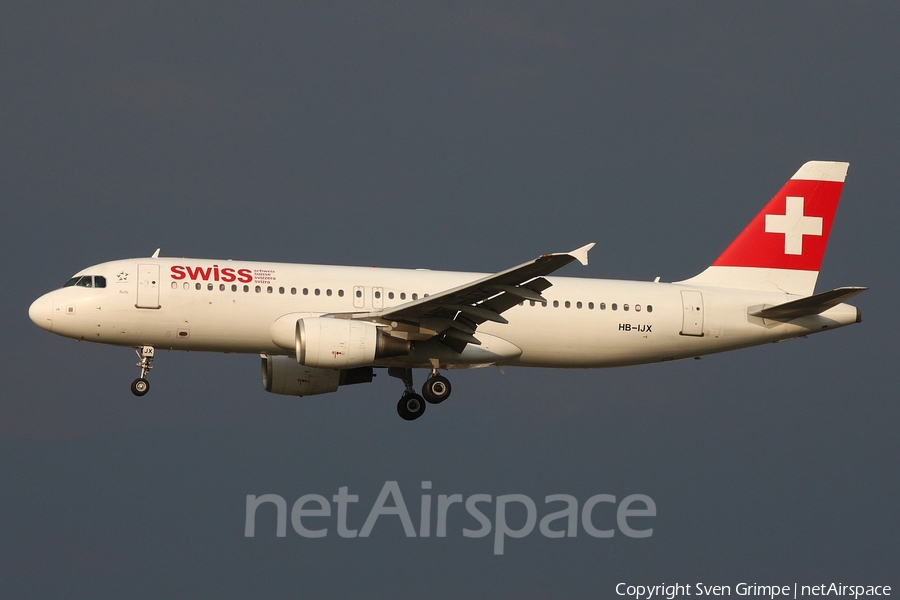 Swiss International Airlines Airbus A320-214 (HB-IJX) | Photo 30069