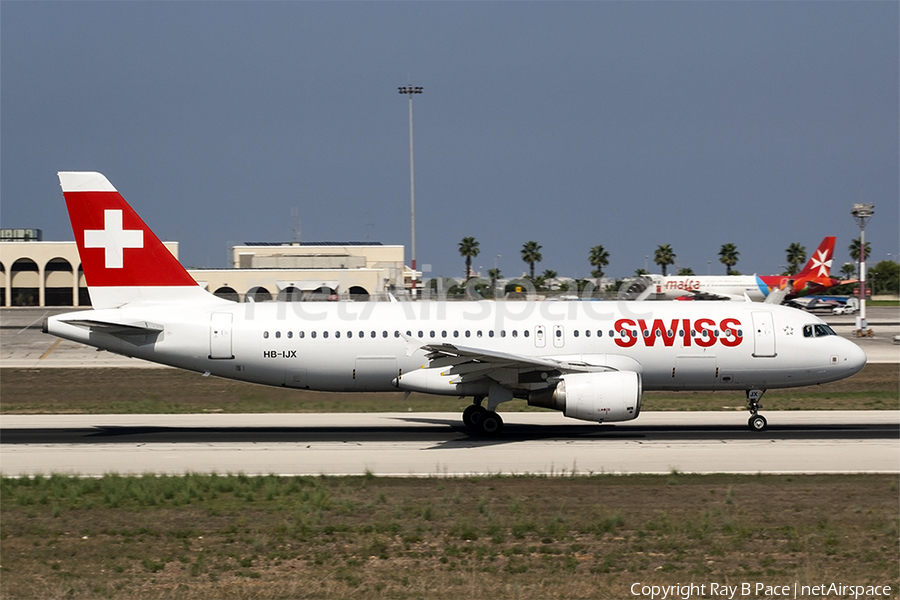 Swiss International Airlines Airbus A320-214 (HB-IJX) | Photo 282426