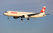 Swiss International Airlines Airbus A321-111 (HB-IOC) at  Hamburg - Fuhlsbuettel (Helmut Schmidt), Germany