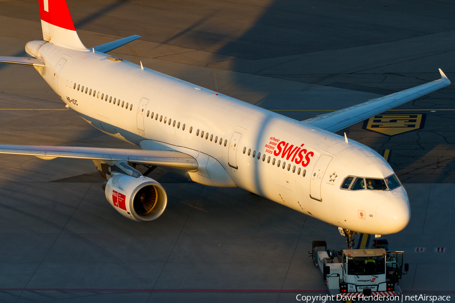 Swiss International Airlines Airbus A321-111 (HB-IOC) | Photo 10163