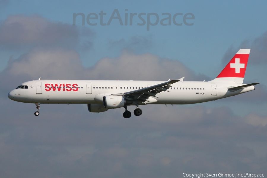 Swiss International Airlines Airbus A321-111 (HB-IOF) | Photo 517457