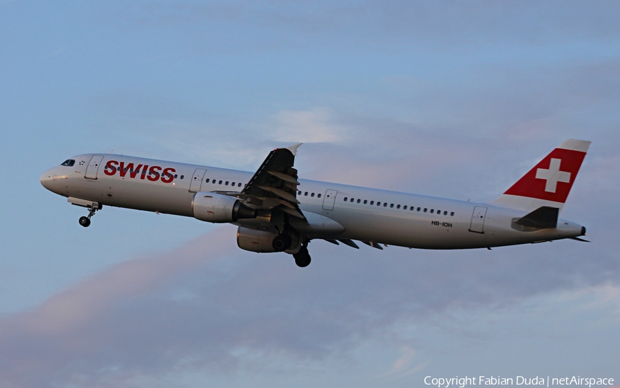 Swiss International Airlines Airbus A321-111 (HB-IOH) | Photo 274171