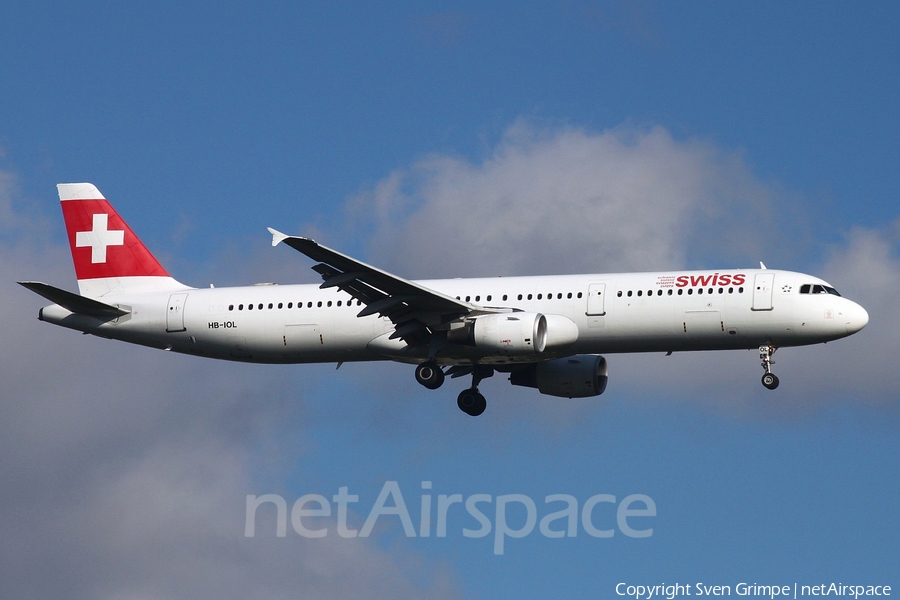 Swiss International Airlines Airbus A321-111 (HB-IOL) | Photo 164643