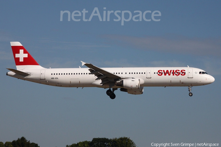 Swiss International Airlines Airbus A321-111 (HB-IOL) | Photo 392154