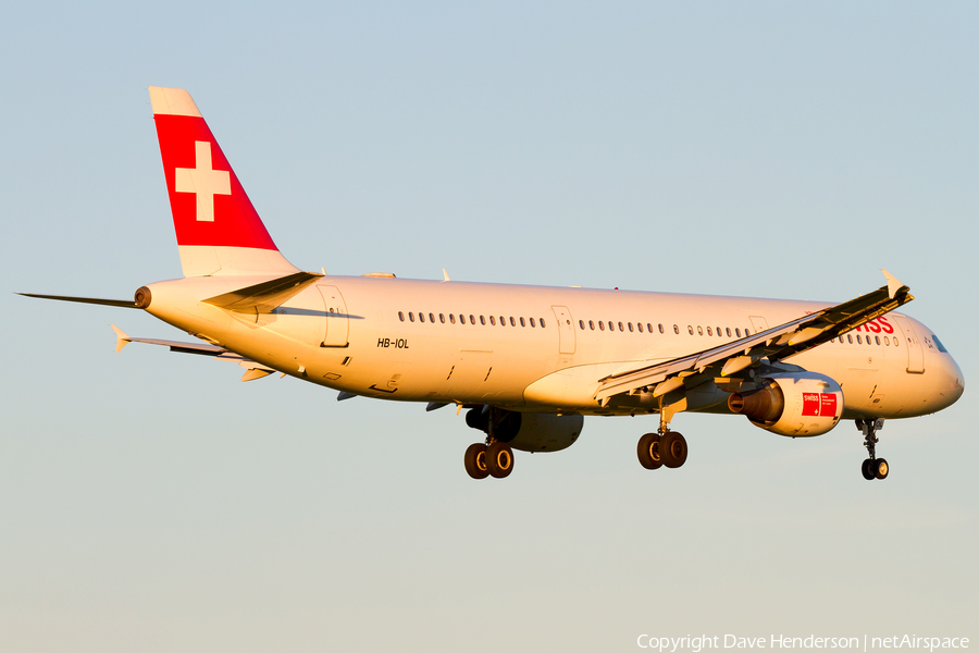 Swiss International Airlines Airbus A321-111 (HB-IOL) | Photo 9428