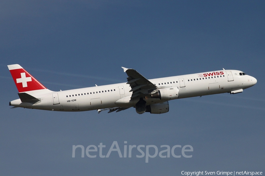 Swiss International Airlines Airbus A321-212 (HB-IOM) | Photo 107729