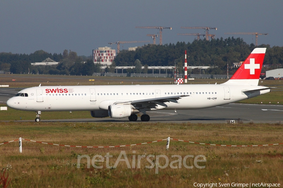 Swiss International Airlines Airbus A321-212 (HB-IOM) | Photo 32425