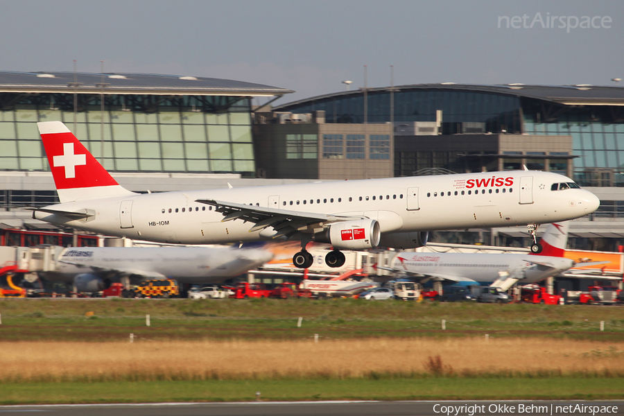 Swiss International Airlines Airbus A321-212 (HB-IOM) | Photo 38737