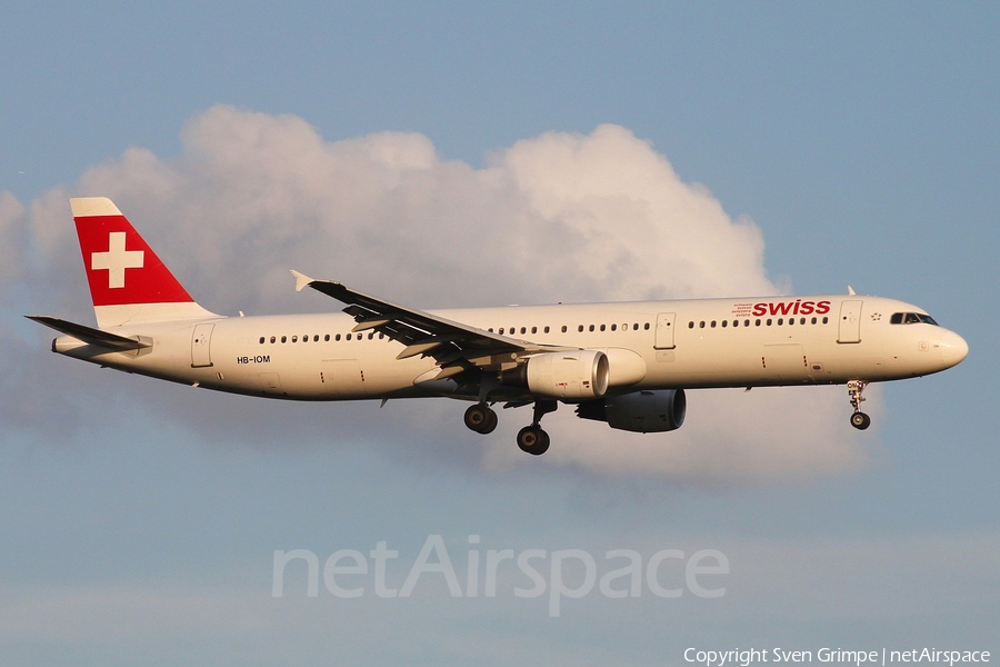 Swiss International Airlines Airbus A321-212 (HB-IOM) | Photo 53731